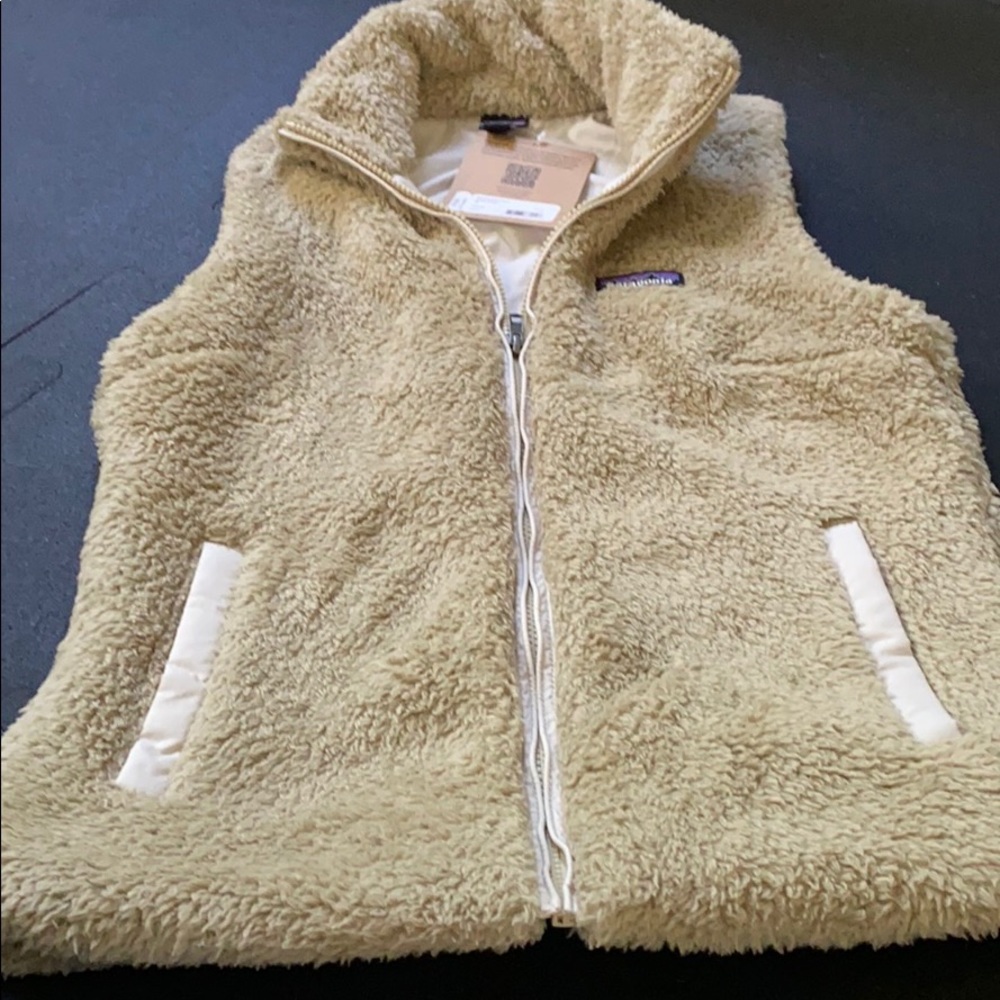NWT Patagonia women’s Los Gatos fleece vest m